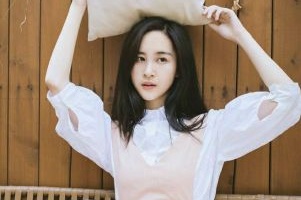 響應(yīng)式網(wǎng)頁(yè)設(shè)計(jì)模板